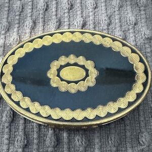 Vintage Elegant Gold and Black Makeup Blush